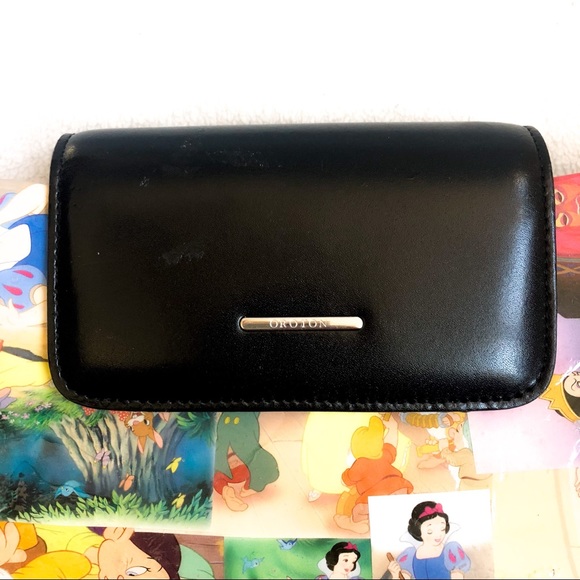 Oroton x Disney Snow White Collage Clutch - Picture 4 of 8